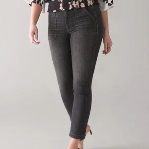 WHBM The Straight Crop High Rise Patch Pocket Black Wash Jeans Women's Size 10